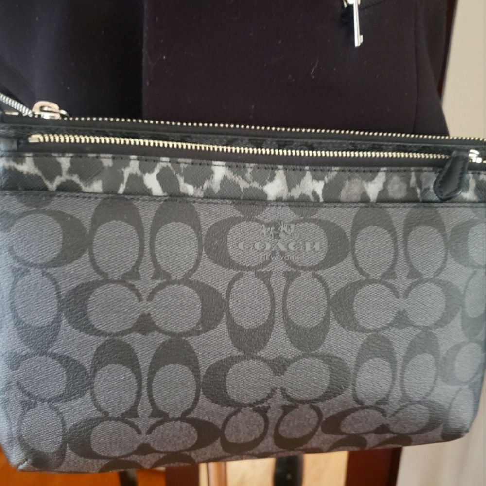 COACH Ccrossbody logo bag!